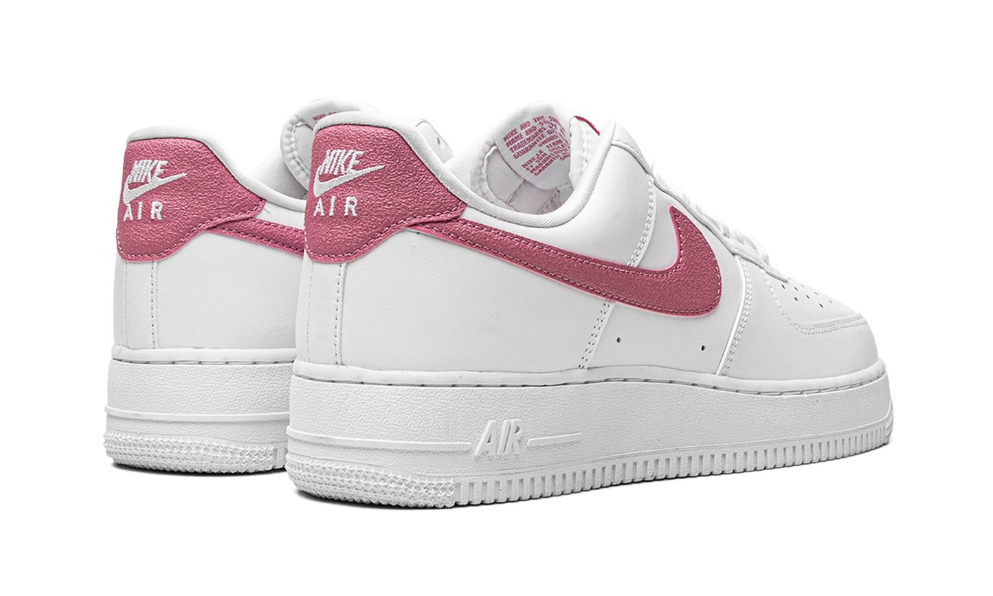 AIR FORCE 1 '07 ESS TRINO MNS WMNS Desert Berry