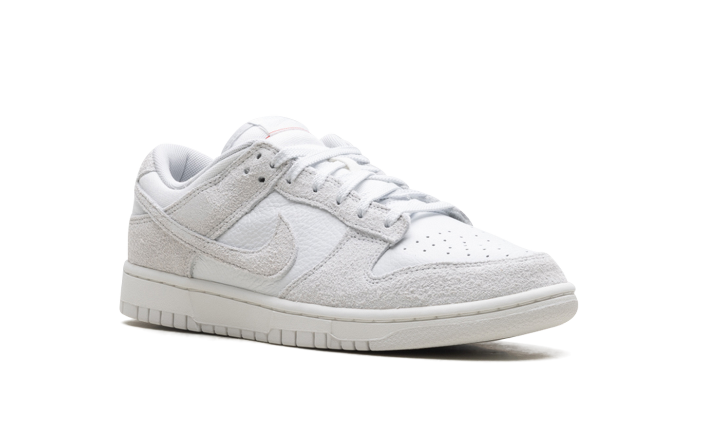 Dunk Low WMNS Summit White Photon Dust