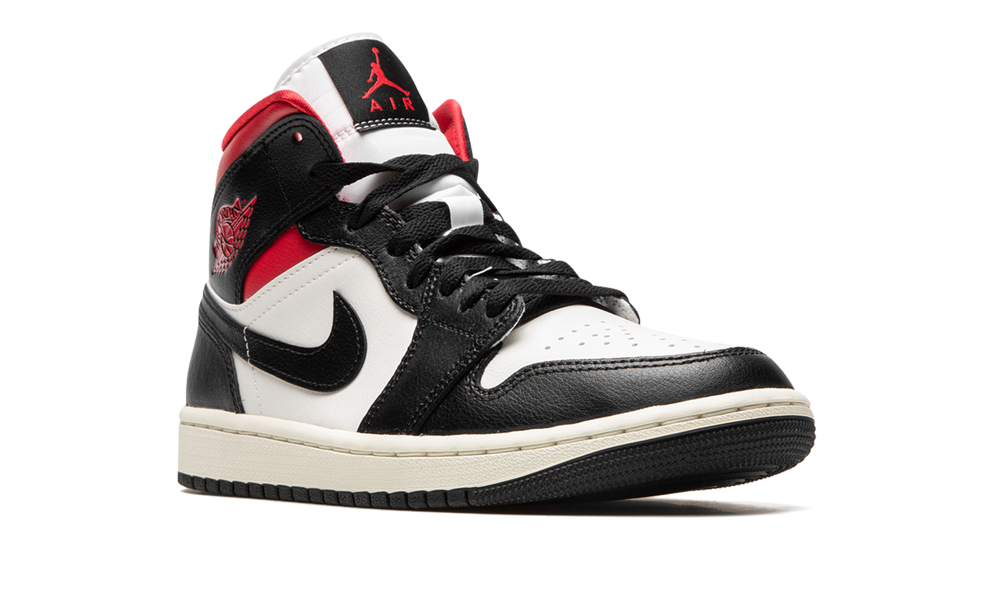 AIR JORDAN 1 MID WMNS Black / Gym Red / Sail