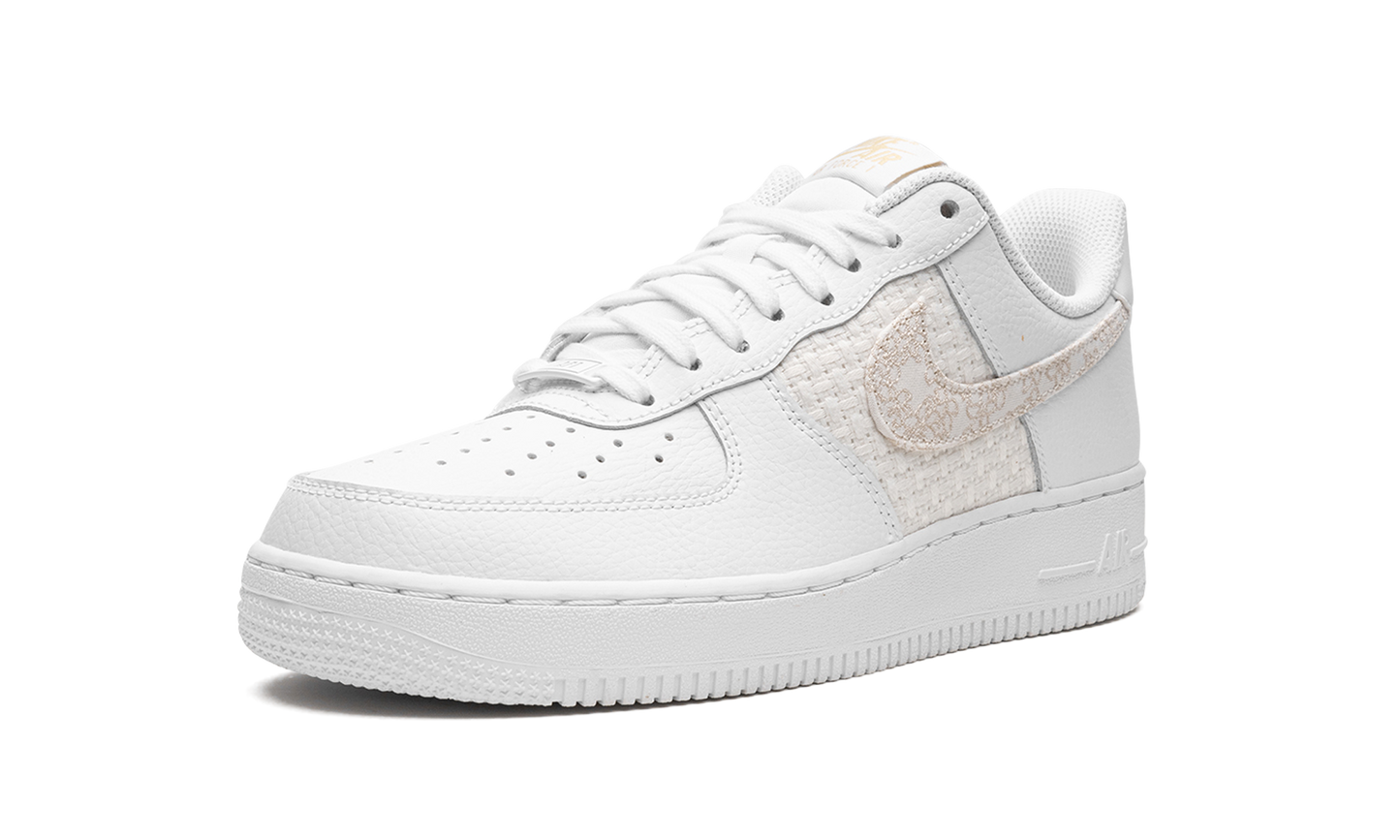 AIR FORCE 1 '07 SE MNS WMNS Flower Swoosh