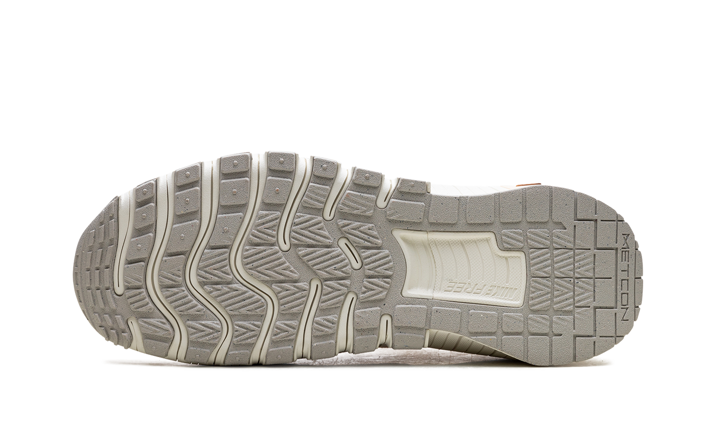 Free Metcon 6 WMNS Pale Ivory / Guava Ice / Sail / Metallic Red Bronze
