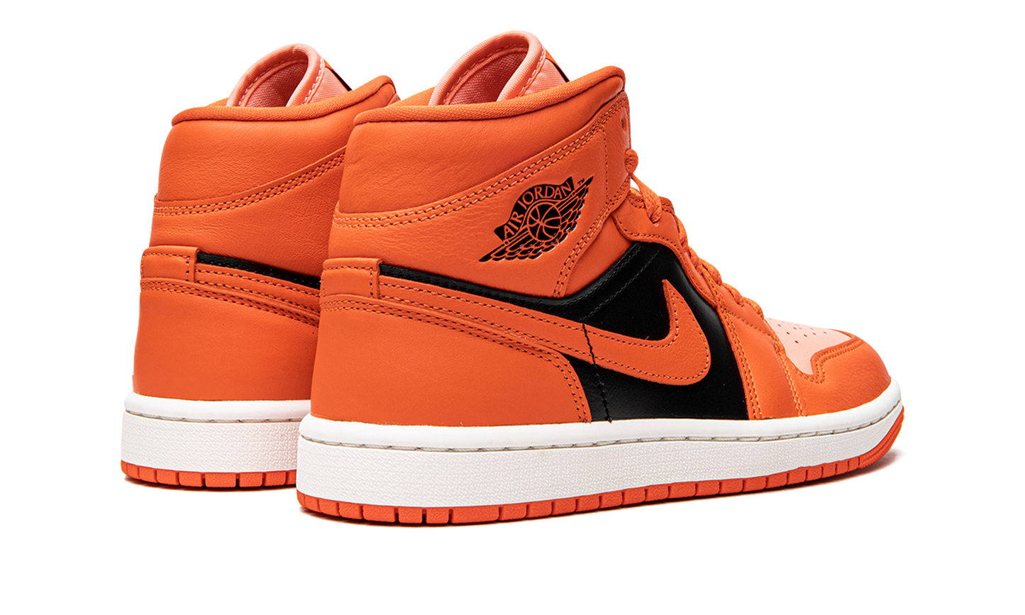 AIR JORDAN 1 MID SE WMNS Orange / Black