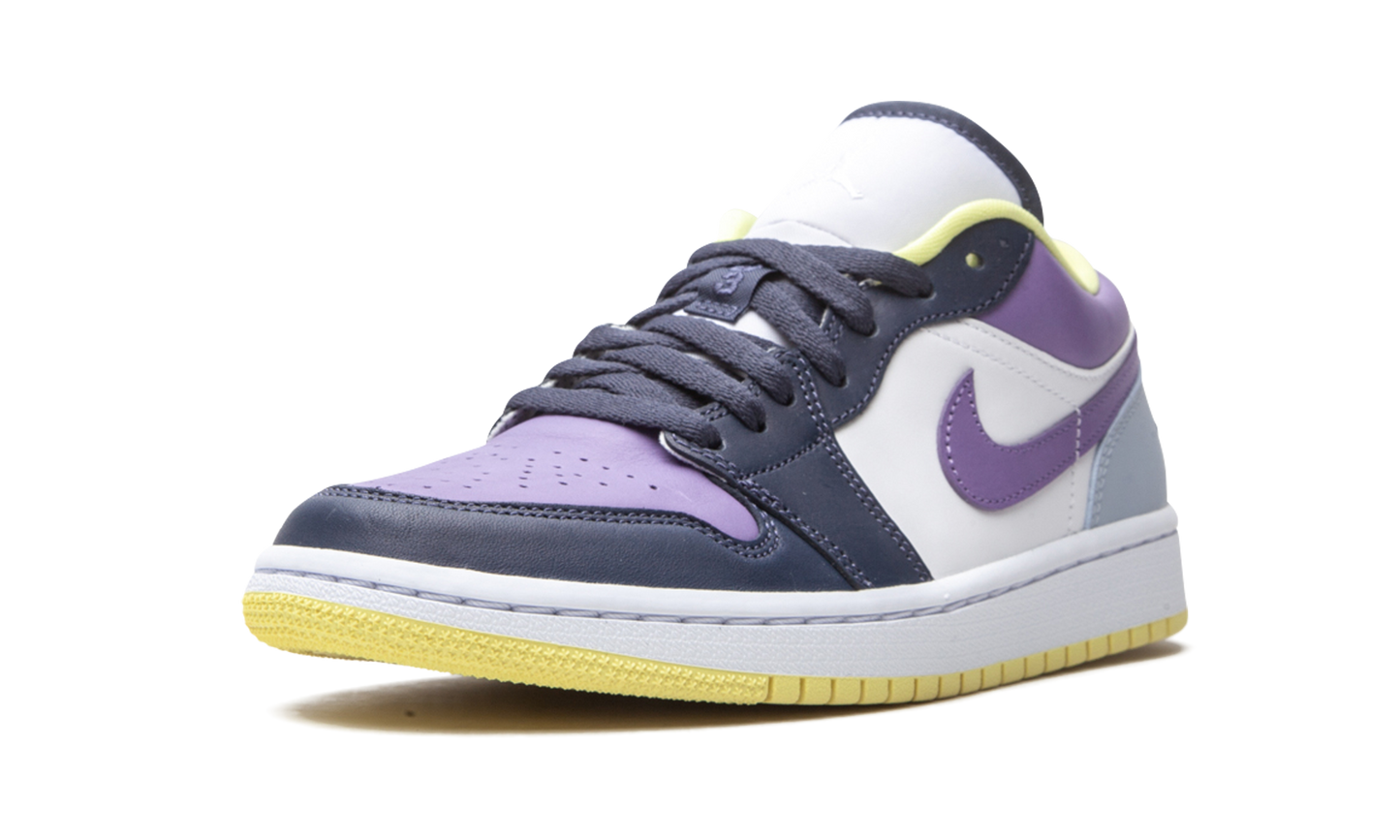 AIR JORDAN 1 LO SE WMNS Mismatched Purple / Magenta