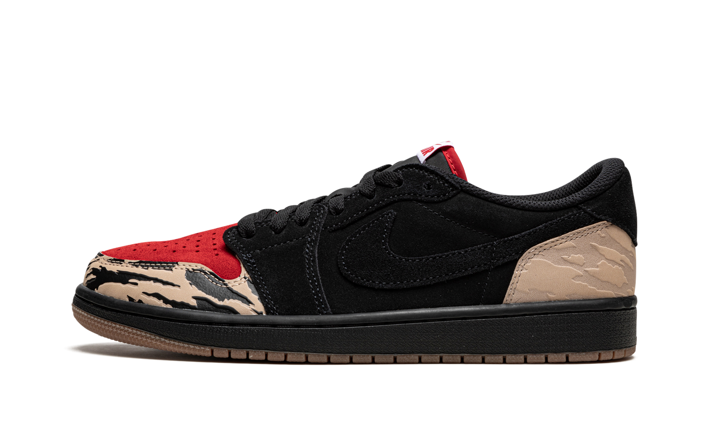 Air Jordan 1 Low SP SoleFly - Carnivore