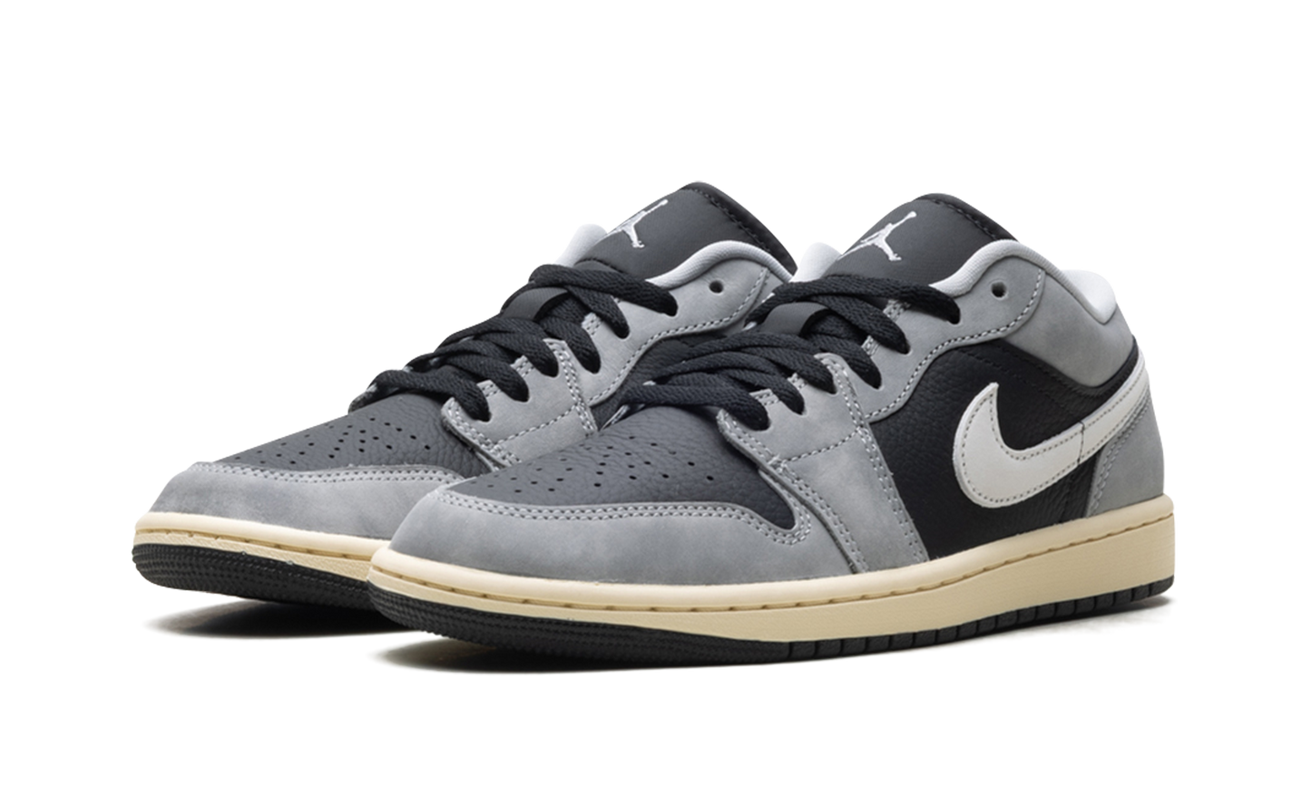Air Jordan 1 Low SE Light Smoke Grey