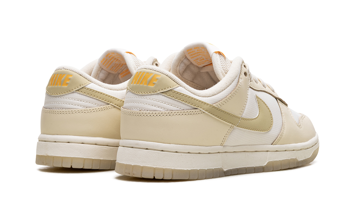 Dunk Low WMNS Team Gold