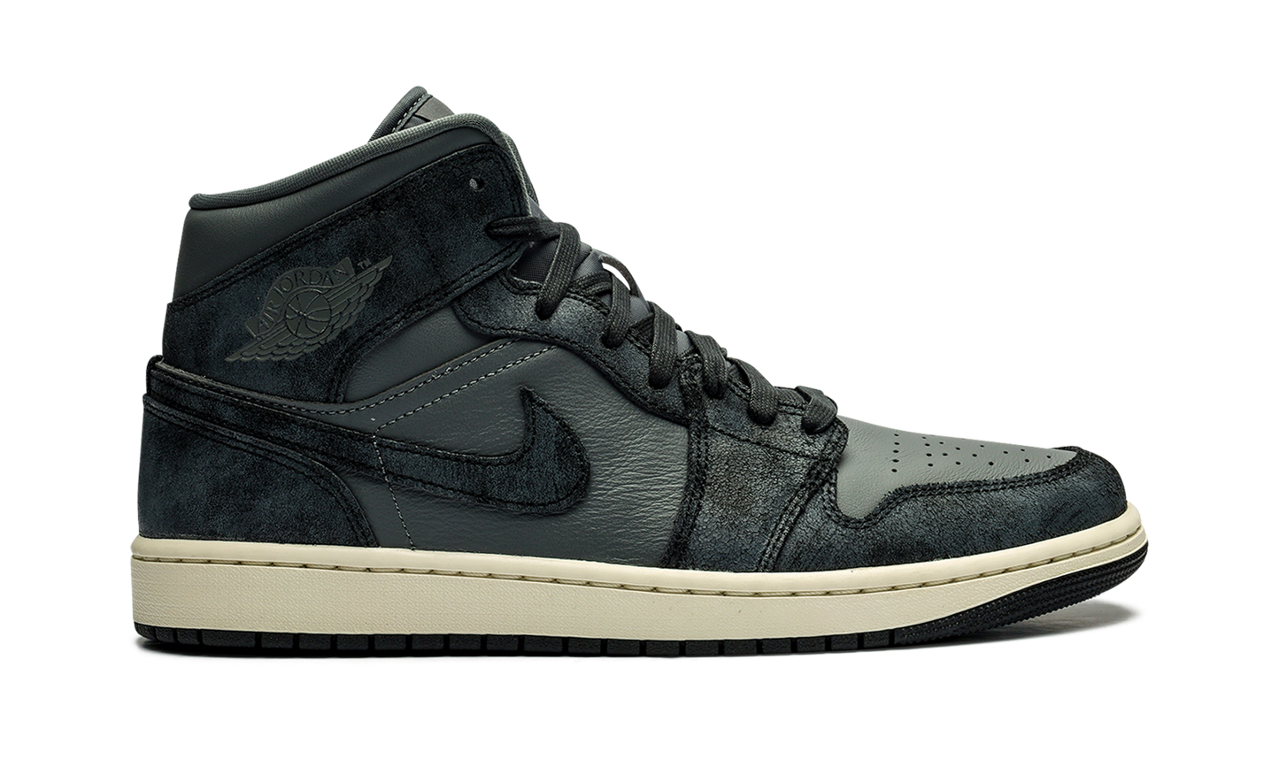 AIR JORDAN 1 MID WMNS DISTRESSED SMOKE GREY