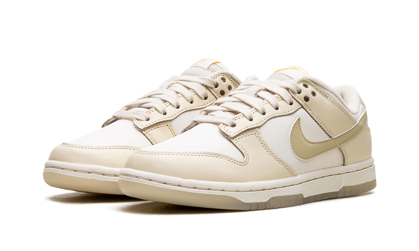 Dunk Low WMNS Team Gold