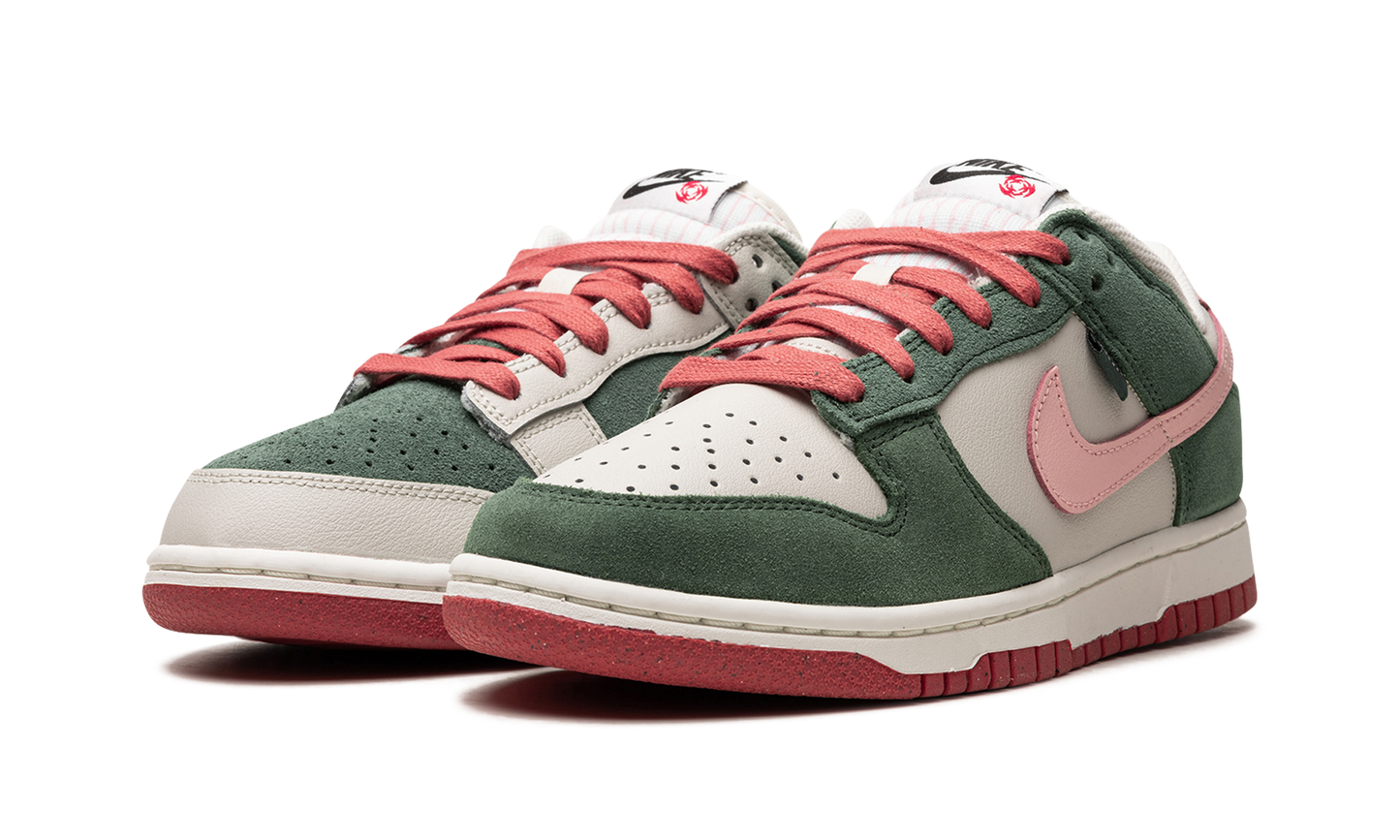 DUNK LO SE WMNS All Petals United