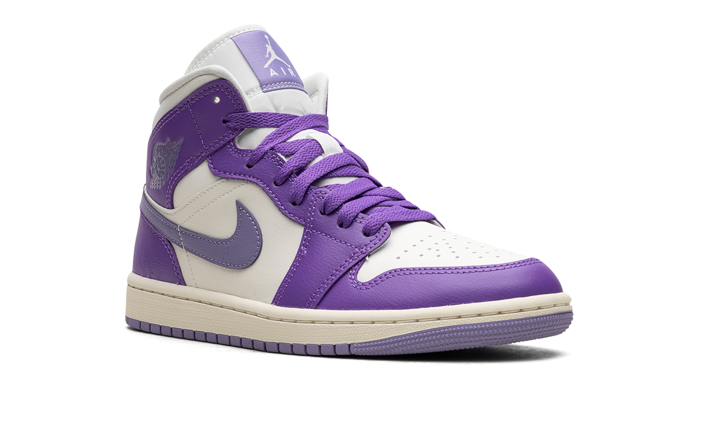AIR JORDAN 1 MID WMNS Action Grape