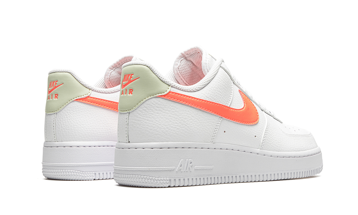 AIR FORCE 1 07 MNS WMNS ATOMIC PINK