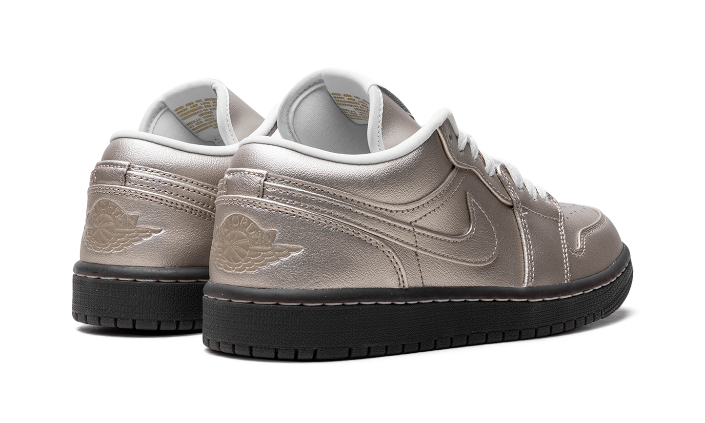 Air Jordan 1 Low SE WMNS Metallic Zinc