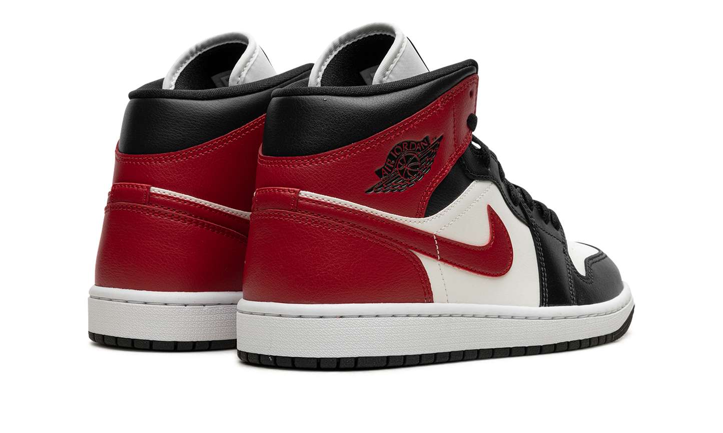 AIR JORDAN 1 MID WMNS Black Toe