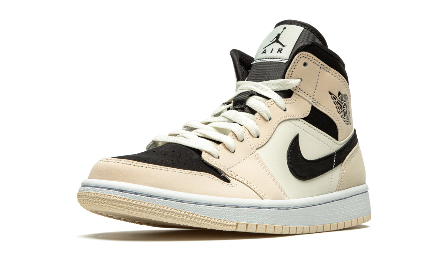 AIR JORDAN 1 MID WMNS Guava Ice