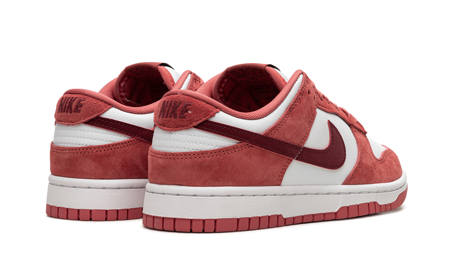 DUNK LOW WMNS Valentine's Day