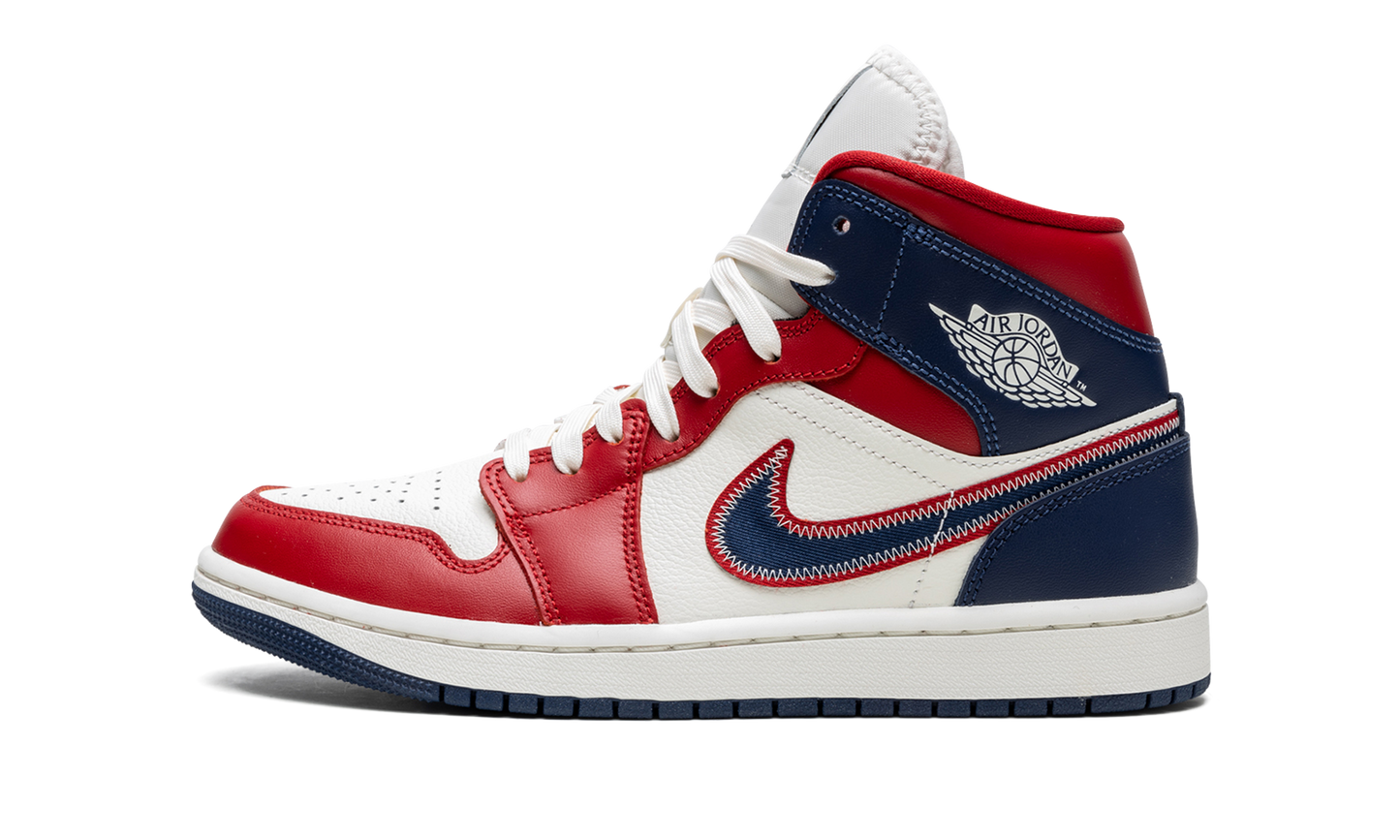 AIR JORDAN 1 MID SE WMNS USA