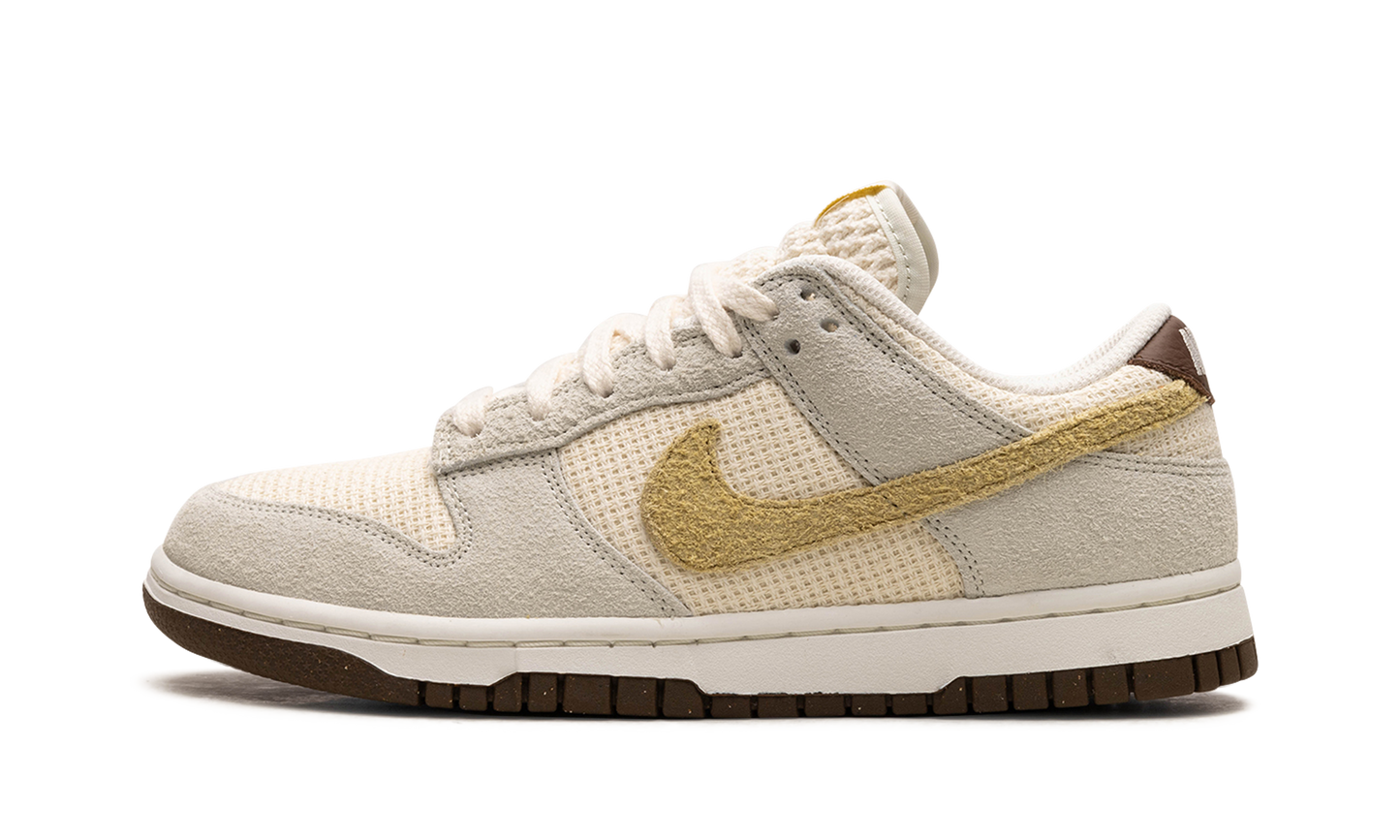 DUNK LOW WMNS Coconut Milk