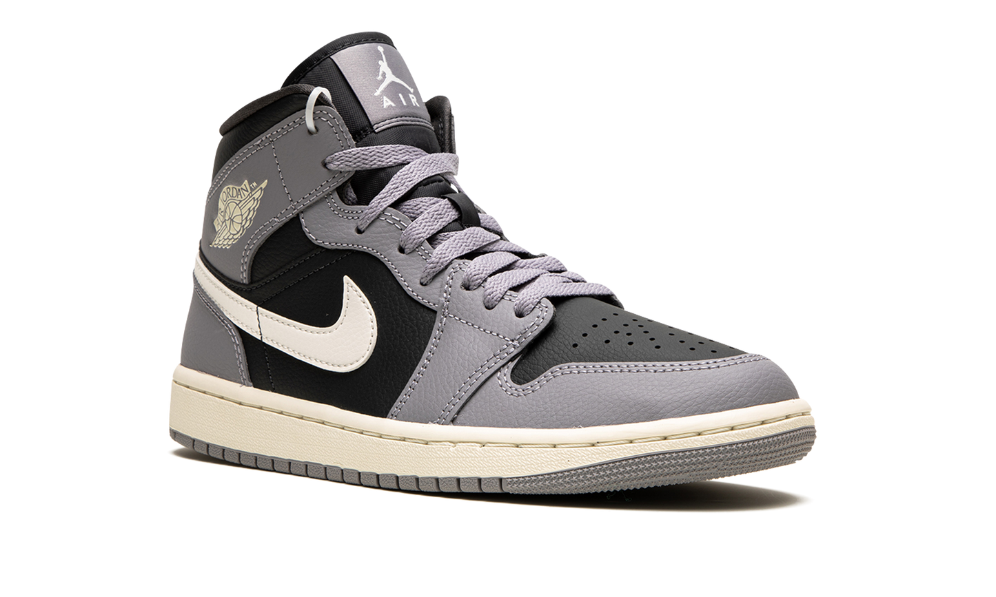 AIR JORDAN 1 MID WMNS CEMENT GREY