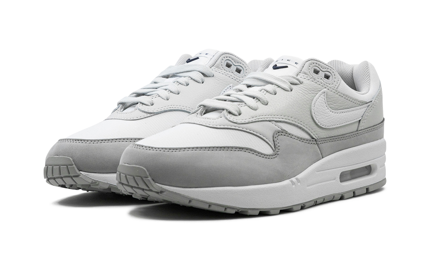 AIR MAX 1 '87 LX WMNS Light Smoke Grey