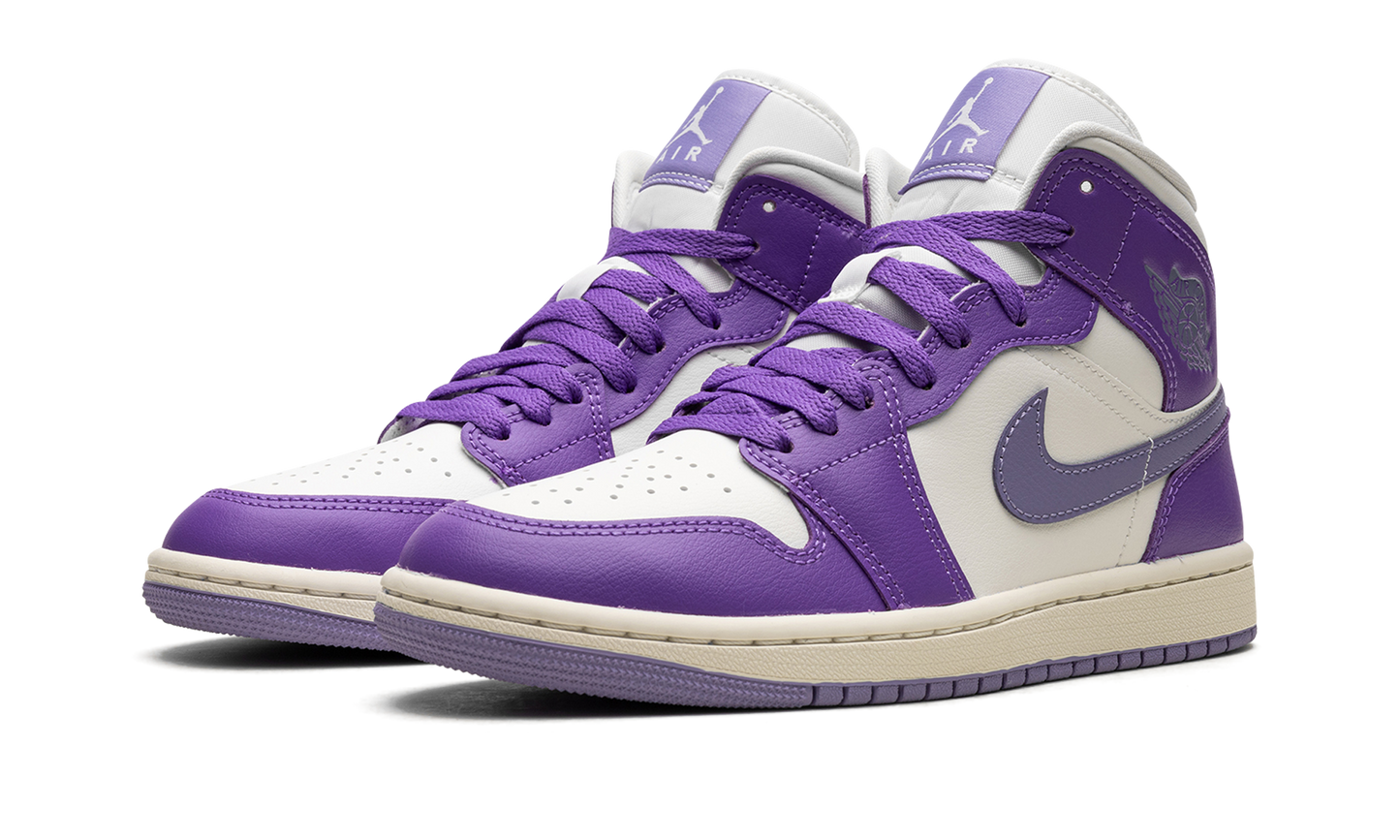 AIR JORDAN 1 MID WMNS Action Grape