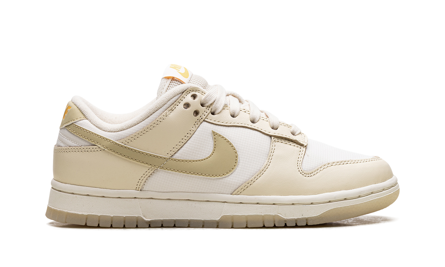 Dunk Low WMNS Team Gold