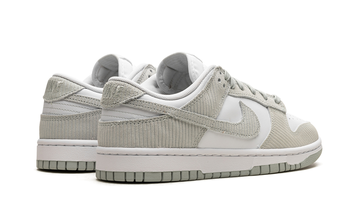 DUNK LOW WMNS Grey Corduroy