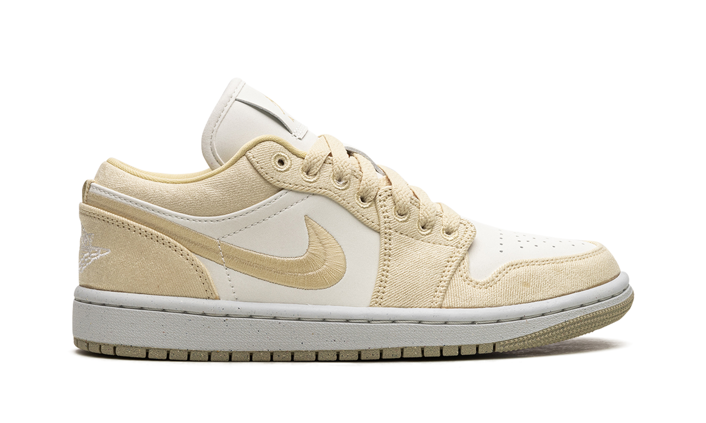 Air Jordan 1 Low WMNS Team Gold / Sail