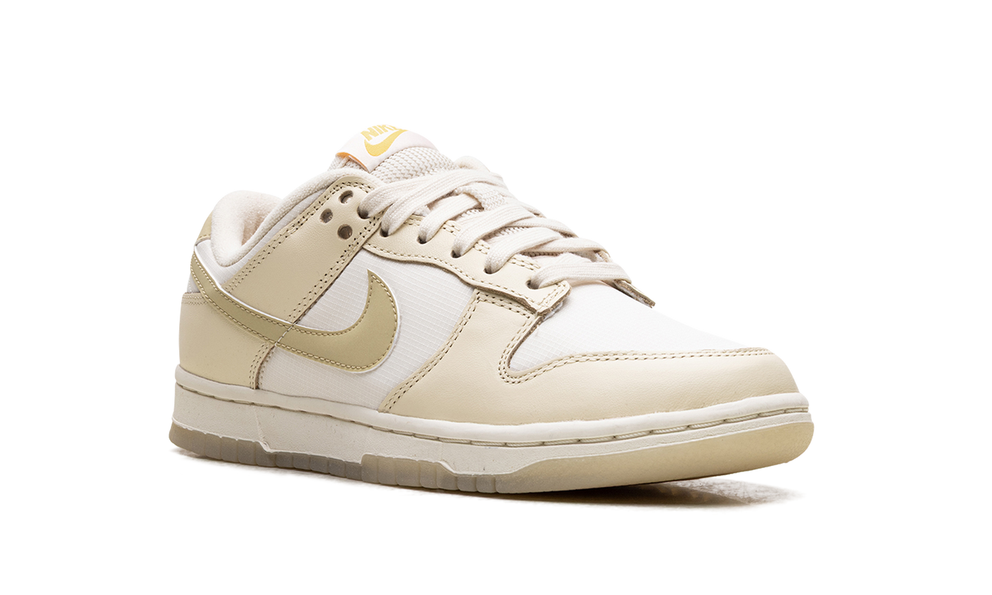 Dunk Low WMNS Team Gold