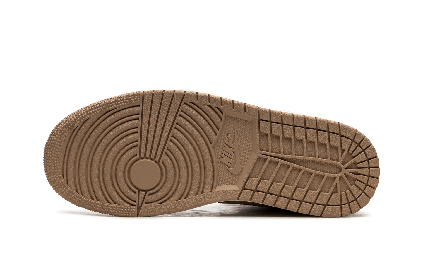 AIR JORDAN 1 MID SE WMNS Legend Light Brown