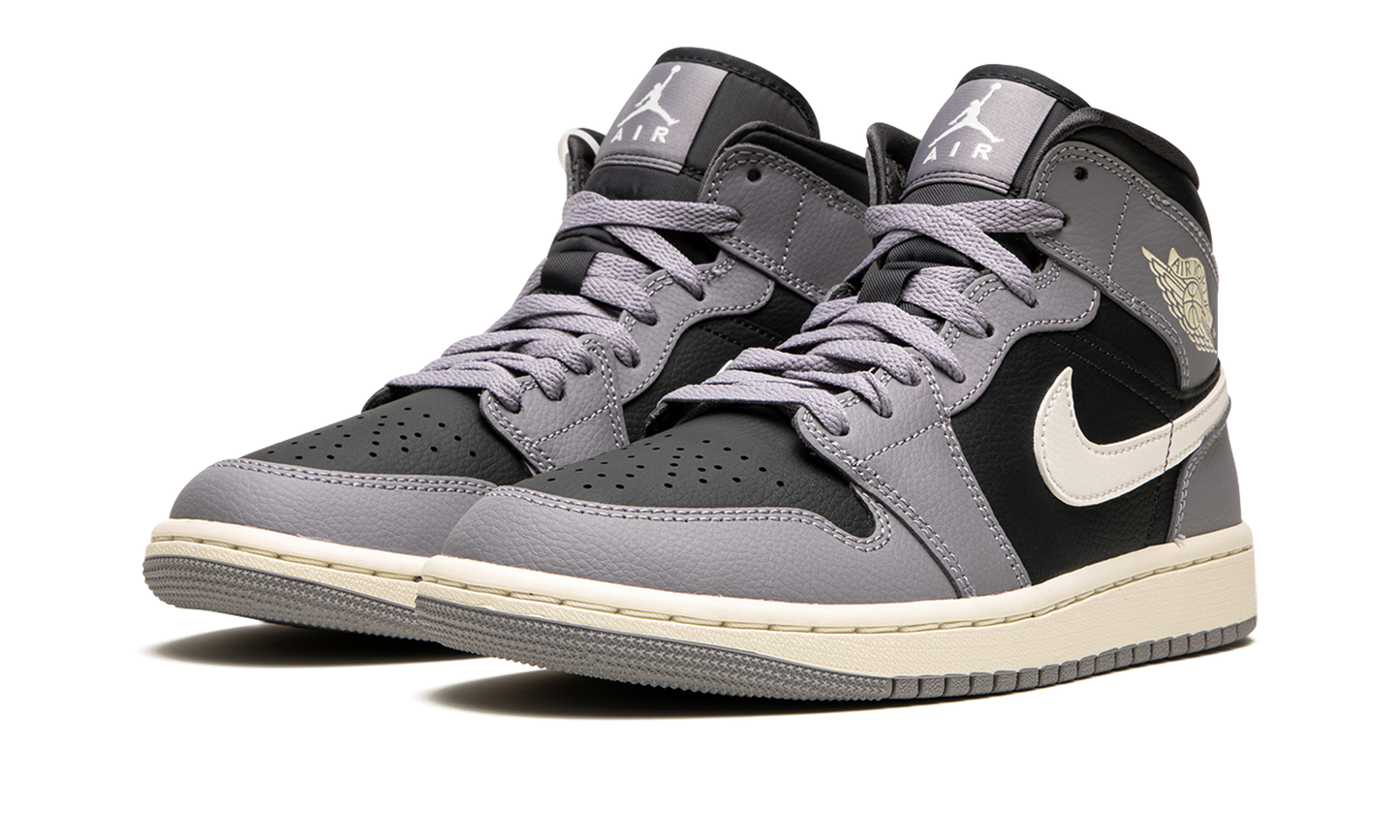 AIR JORDAN 1 MID WMNS CEMENT GREY