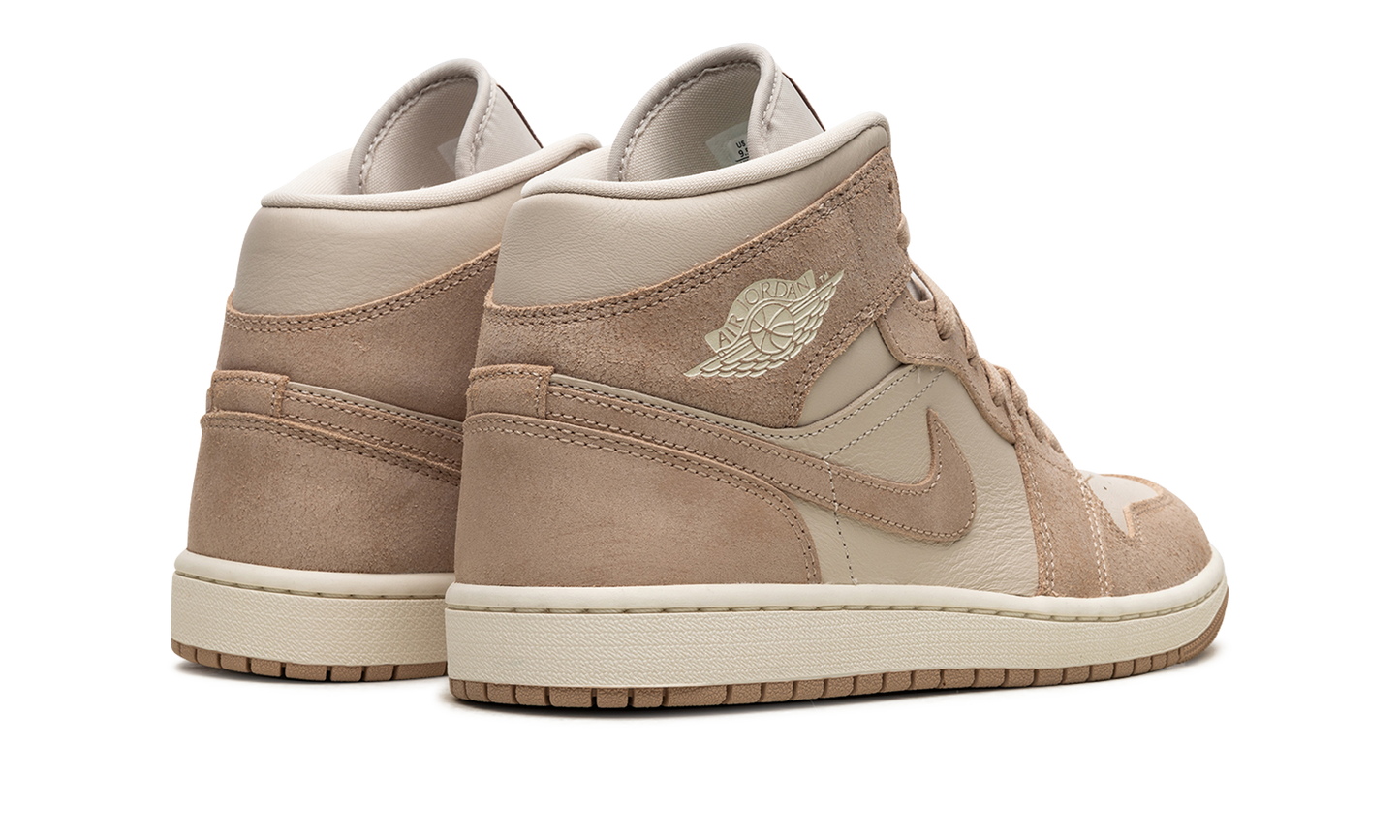 AIR JORDAN 1 MID SE WMNS Legend Light Brown