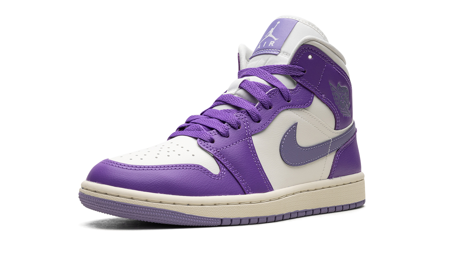 AIR JORDAN 1 MID WMNS Action Grape