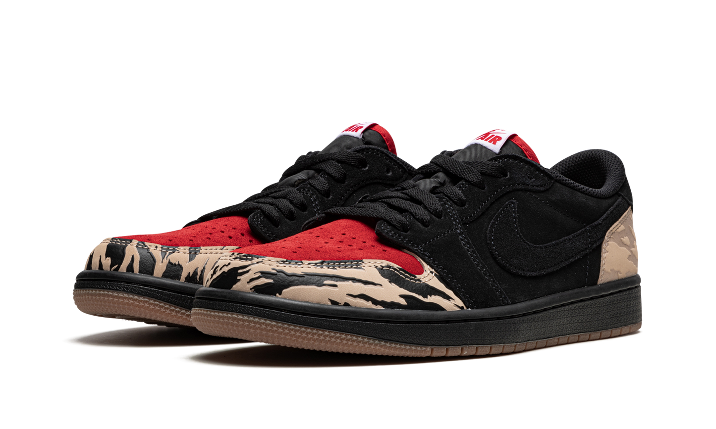 Air Jordan 1 Low SP SoleFly - Carnivore