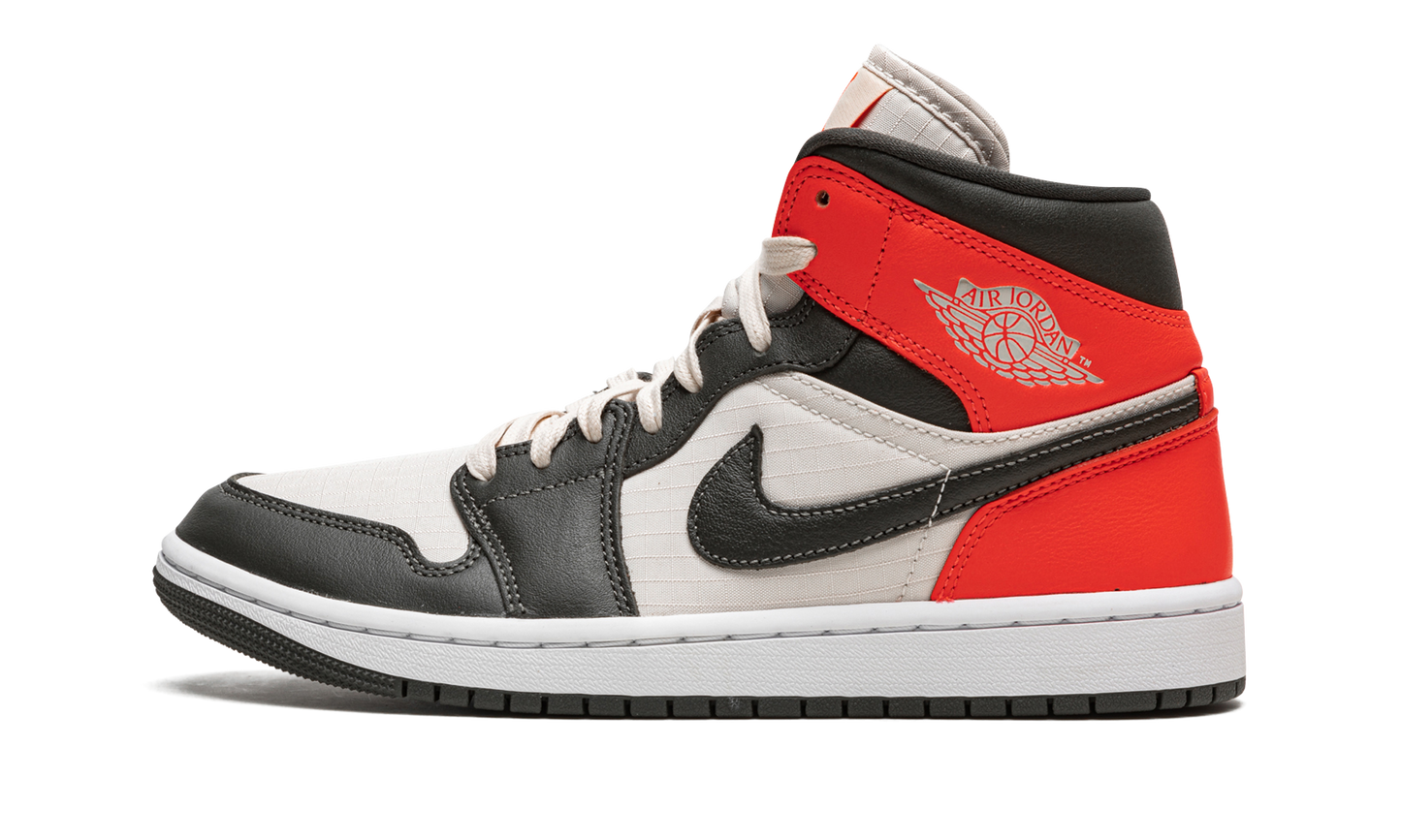 AIR JORDAN 1 MID SE WMNS Newsprint