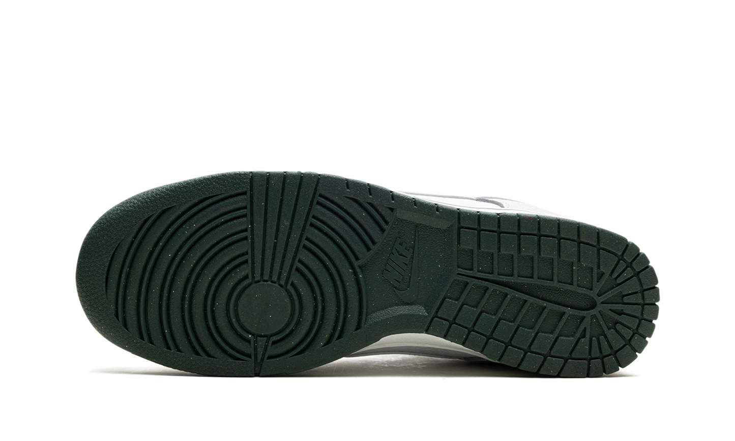 NIKE DUNK LOW VINTAGE GREEN