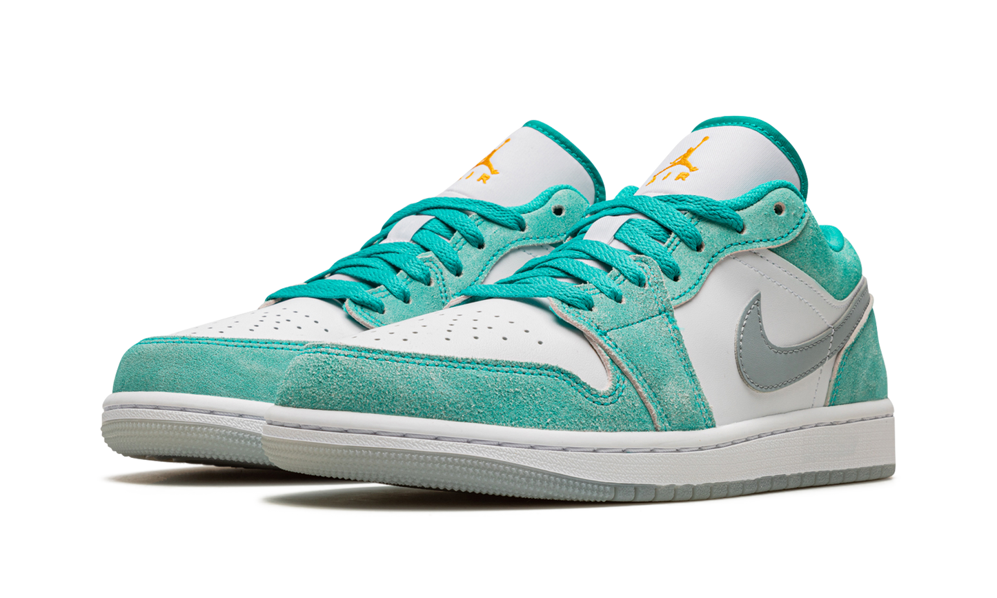 Air Jordan 1 Low SE New Emerald