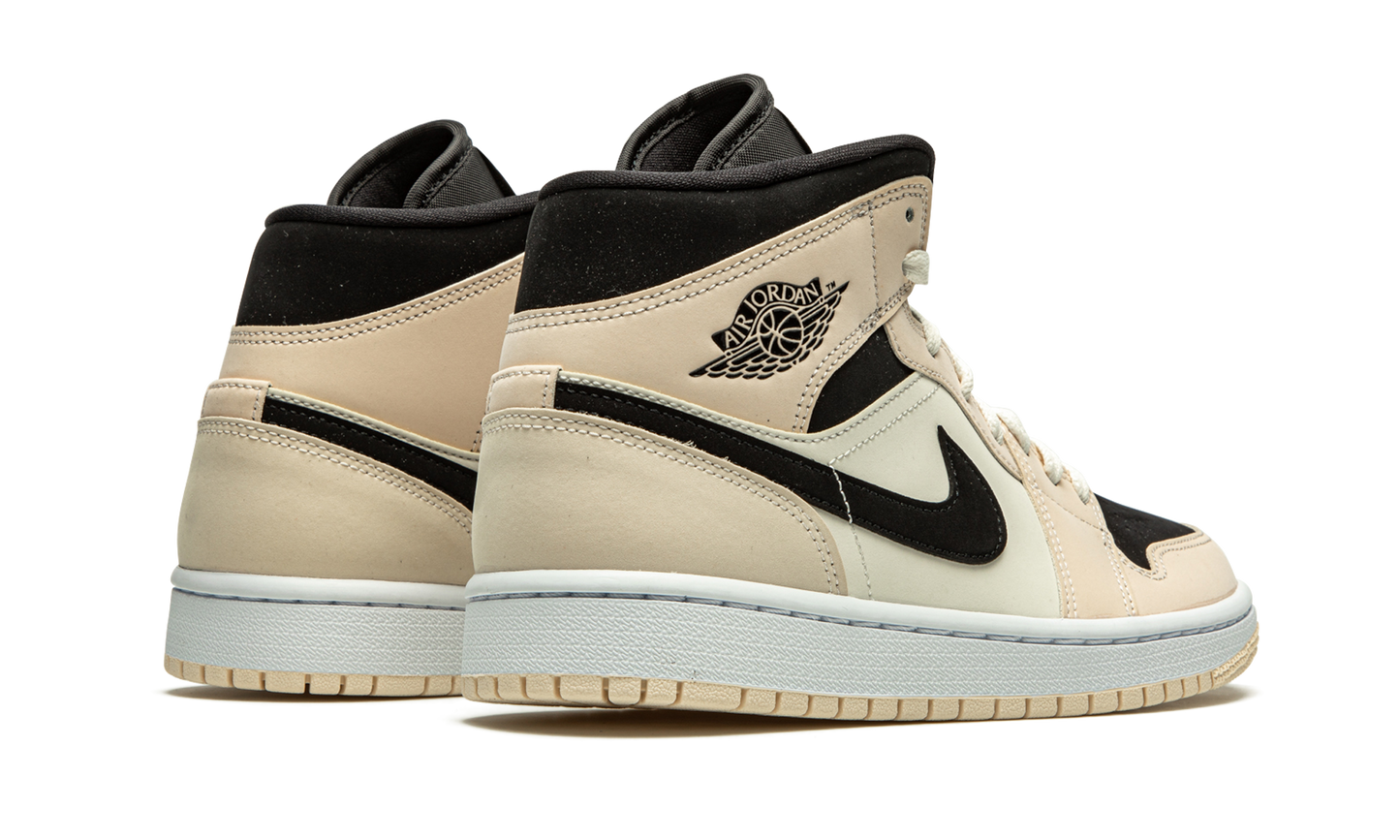 AIR JORDAN 1 MID WMNS Guava Ice