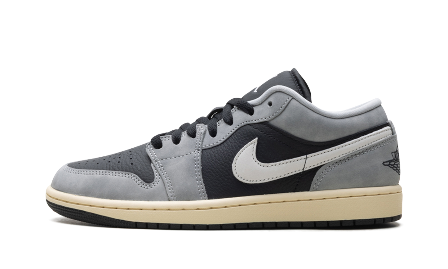 Air Jordan 1 Low SE Light Smoke Grey