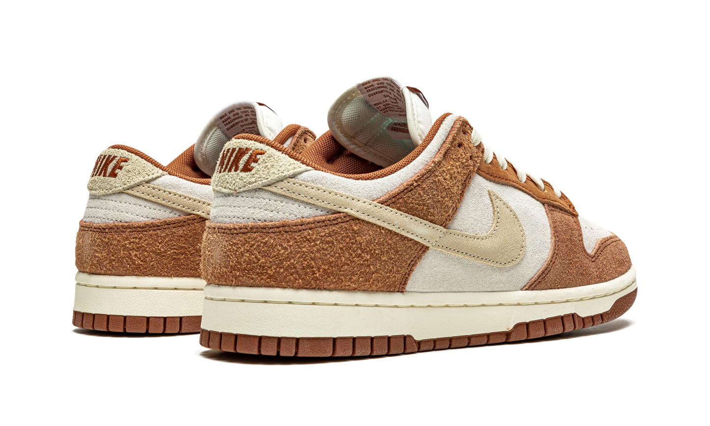 Dunk Low PRM Medium Curry