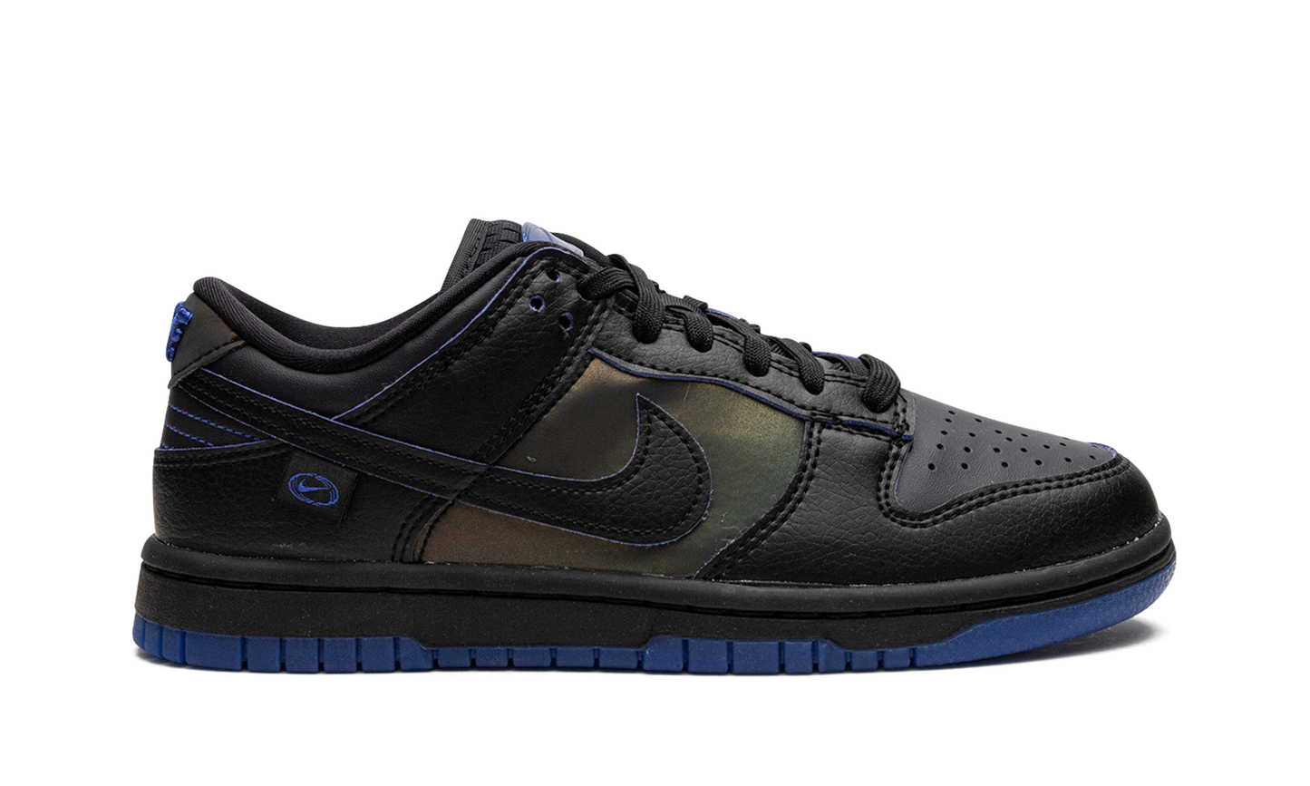 DUNK LO MNS WMNS Black Royal Iridescent