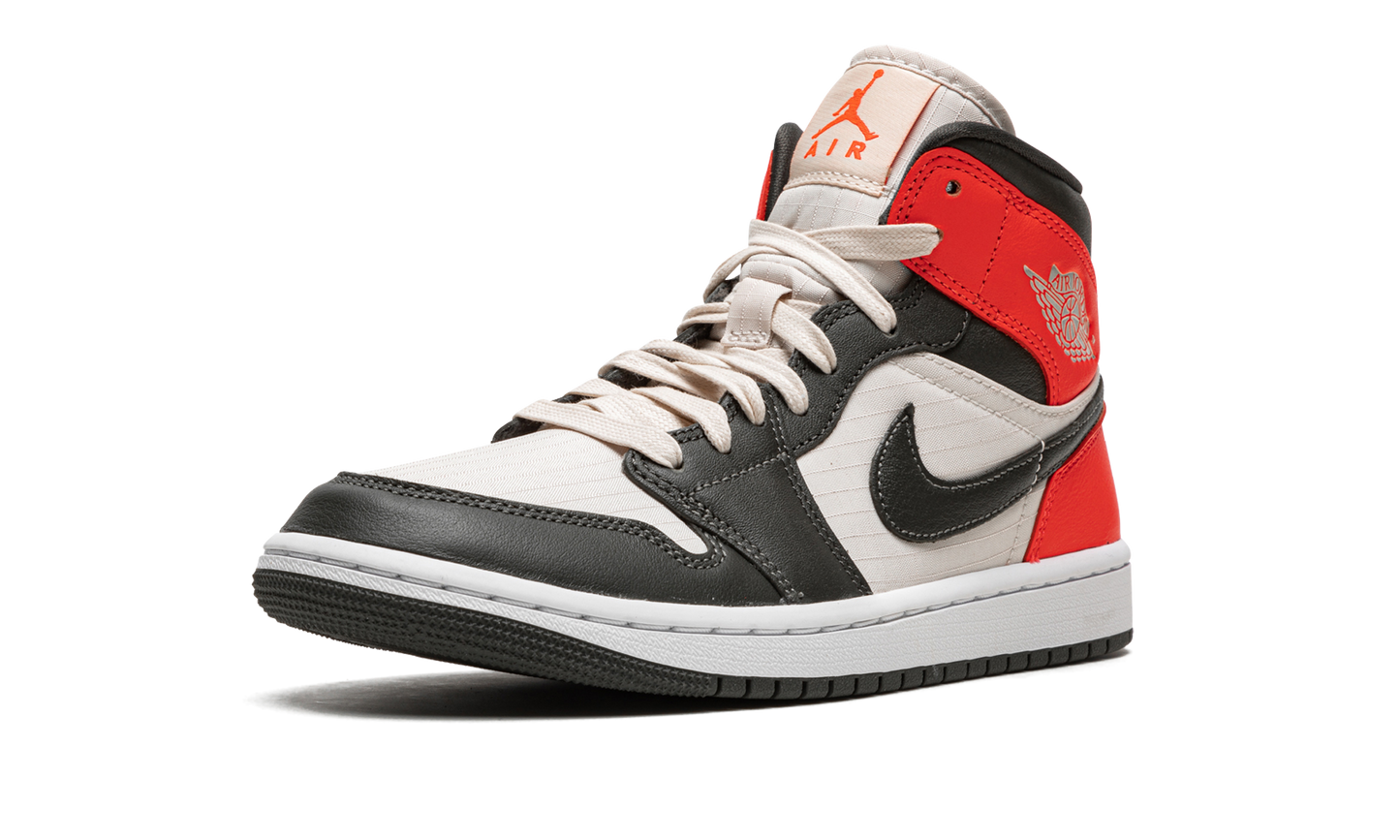 AIR JORDAN 1 MID SE WMNS Newsprint