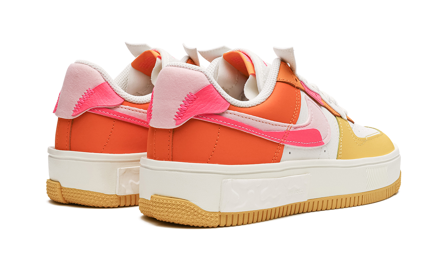AIR FORCE 1 FONTANKA MNS WMNS Summit White/Solar Flare/Medium Soft Pink/Hyper Pink