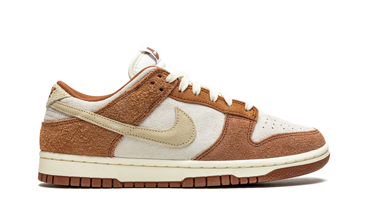 Dunk Low PRM Medium Curry