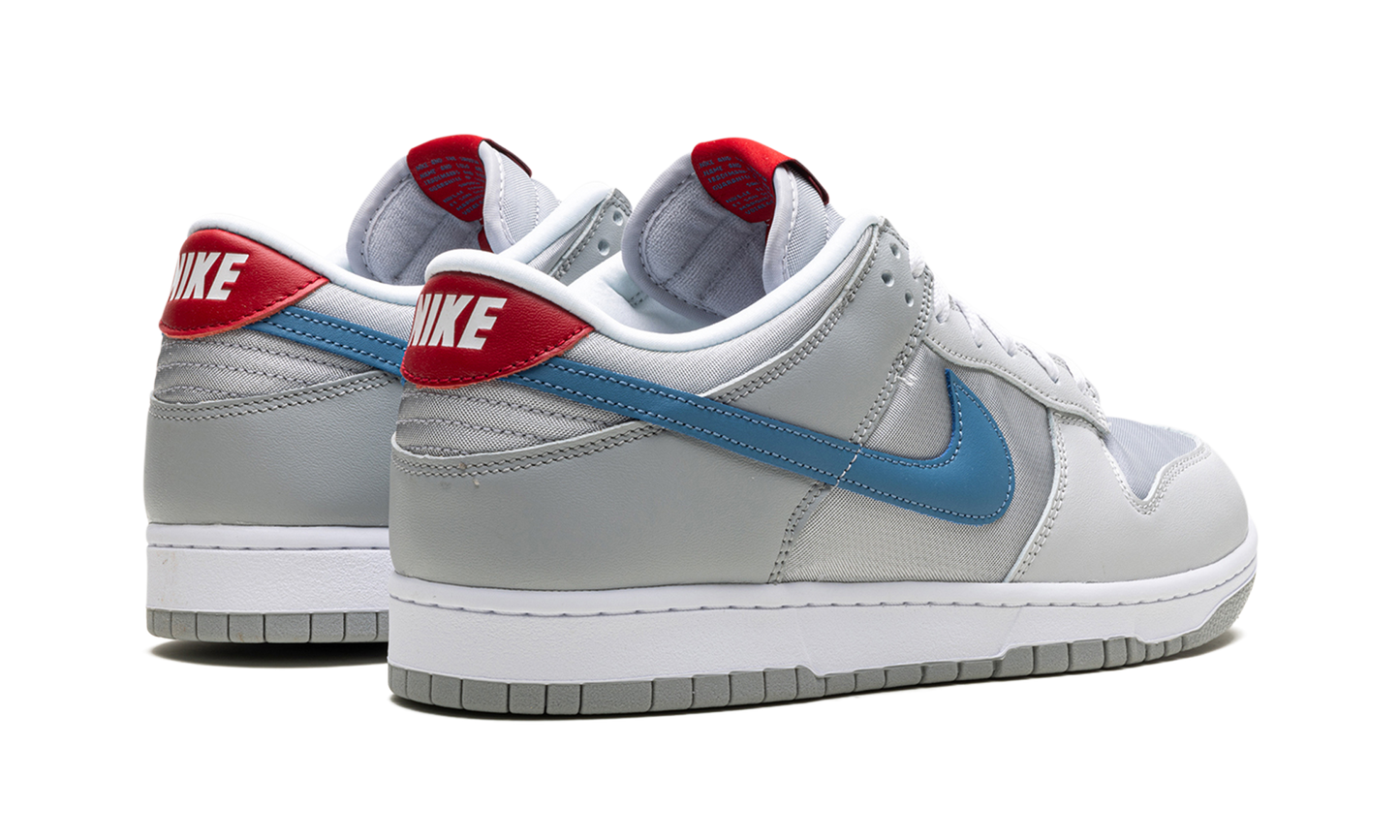 Dunk low Silver Surfer