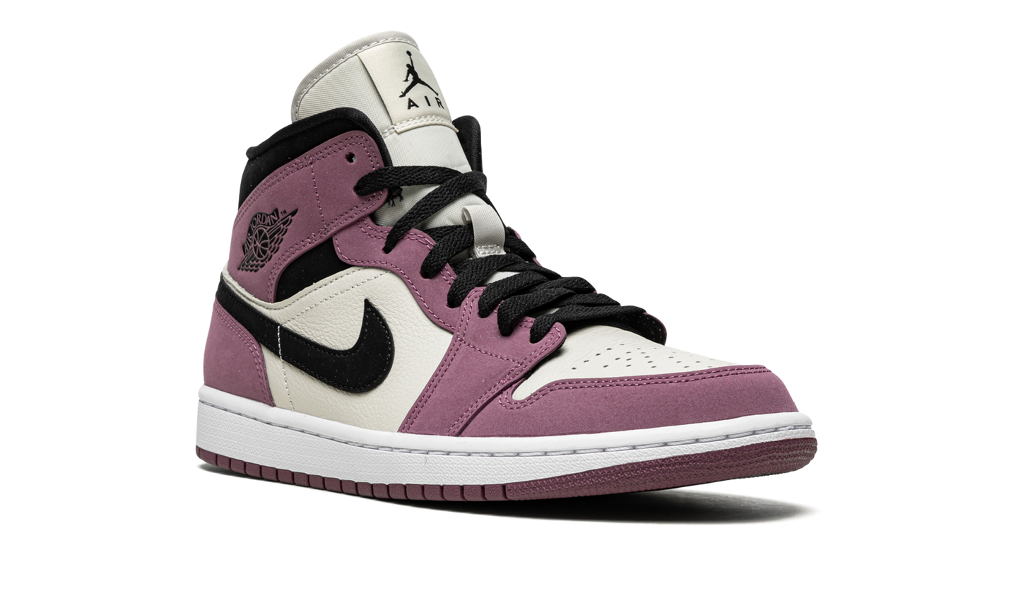 AIR JORDAN 1 MID SE WMNS Berry Pink