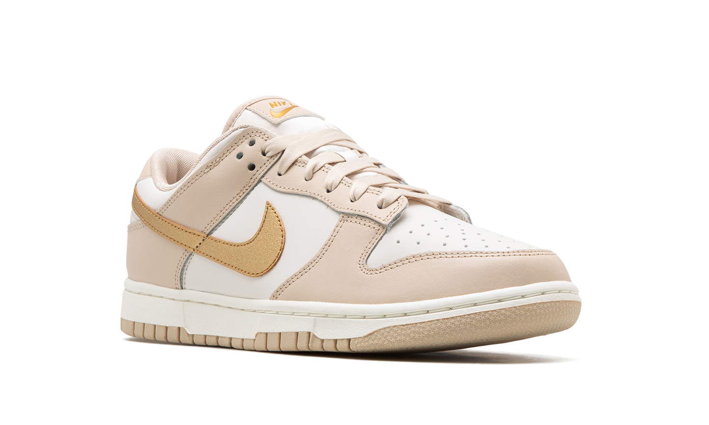 DUNK LO MNS WMNS Phantom Metallic Gold