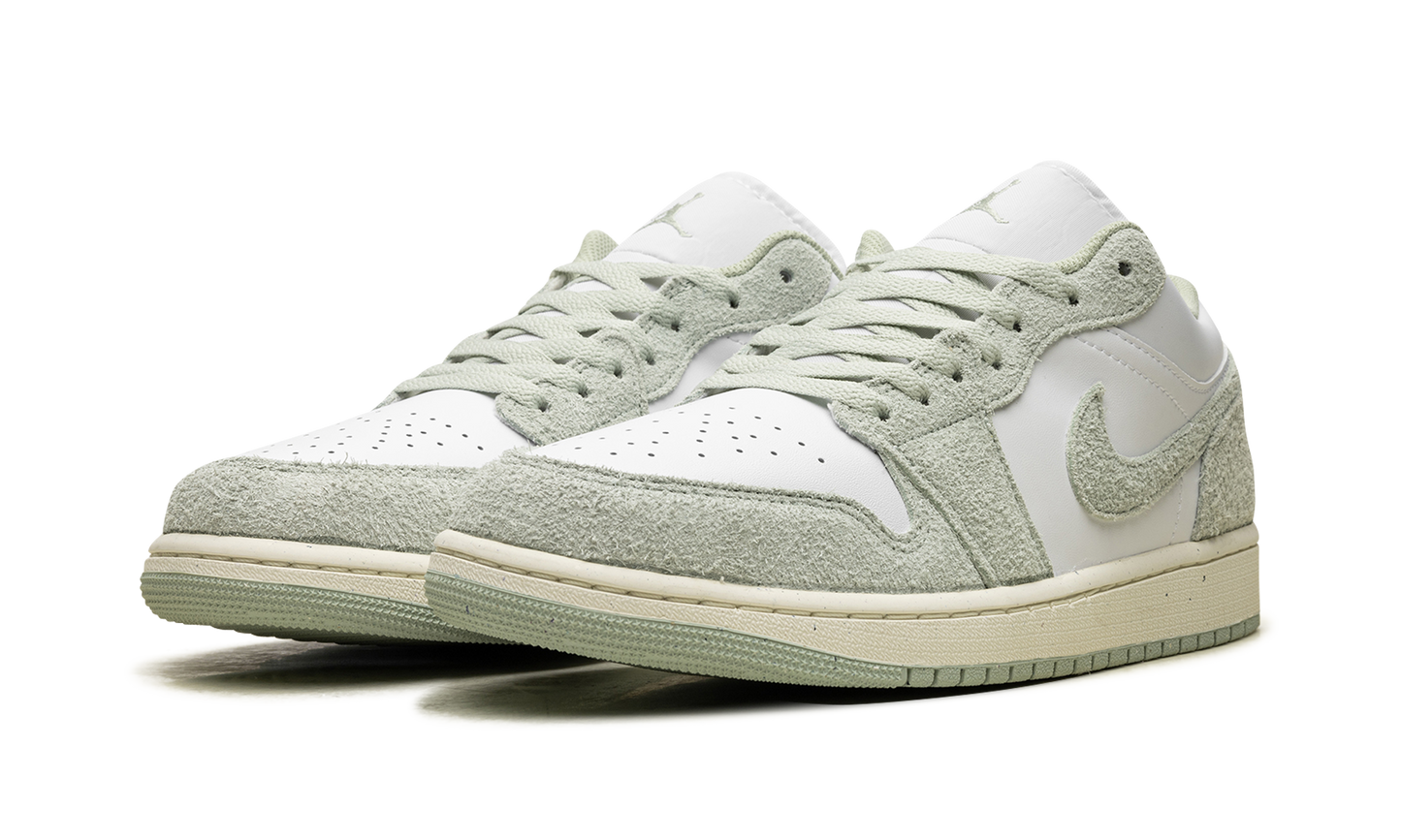 Air Jordan 1 Low SE Seafoam