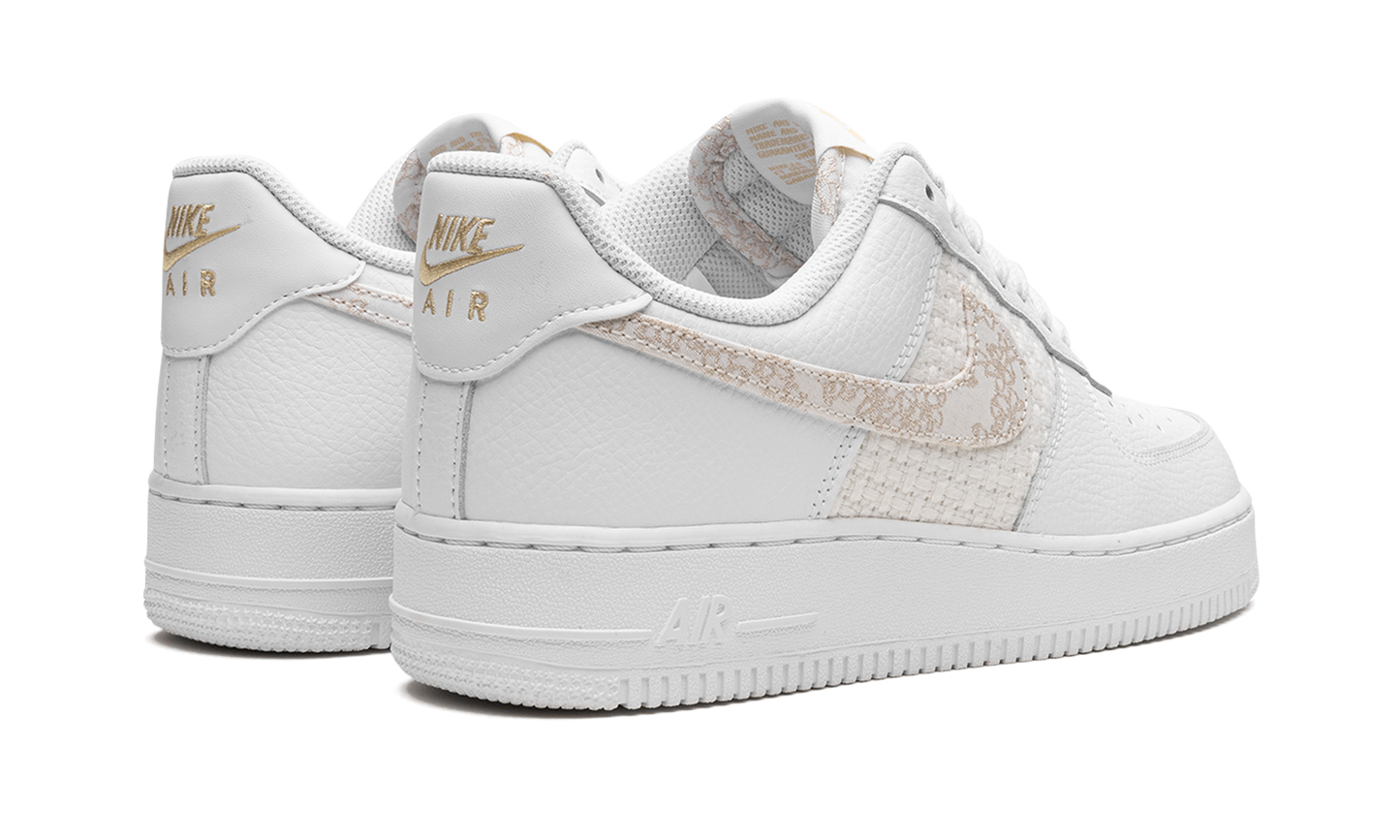 AIR FORCE 1 '07 SE MNS WMNS Flower Swoosh