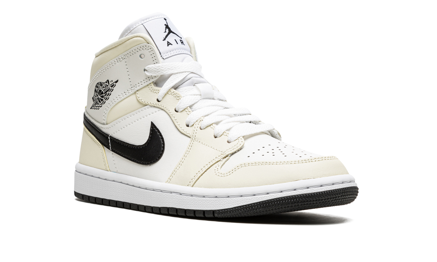 AIR JORDAN 1 MID WMNS Coconut Milk