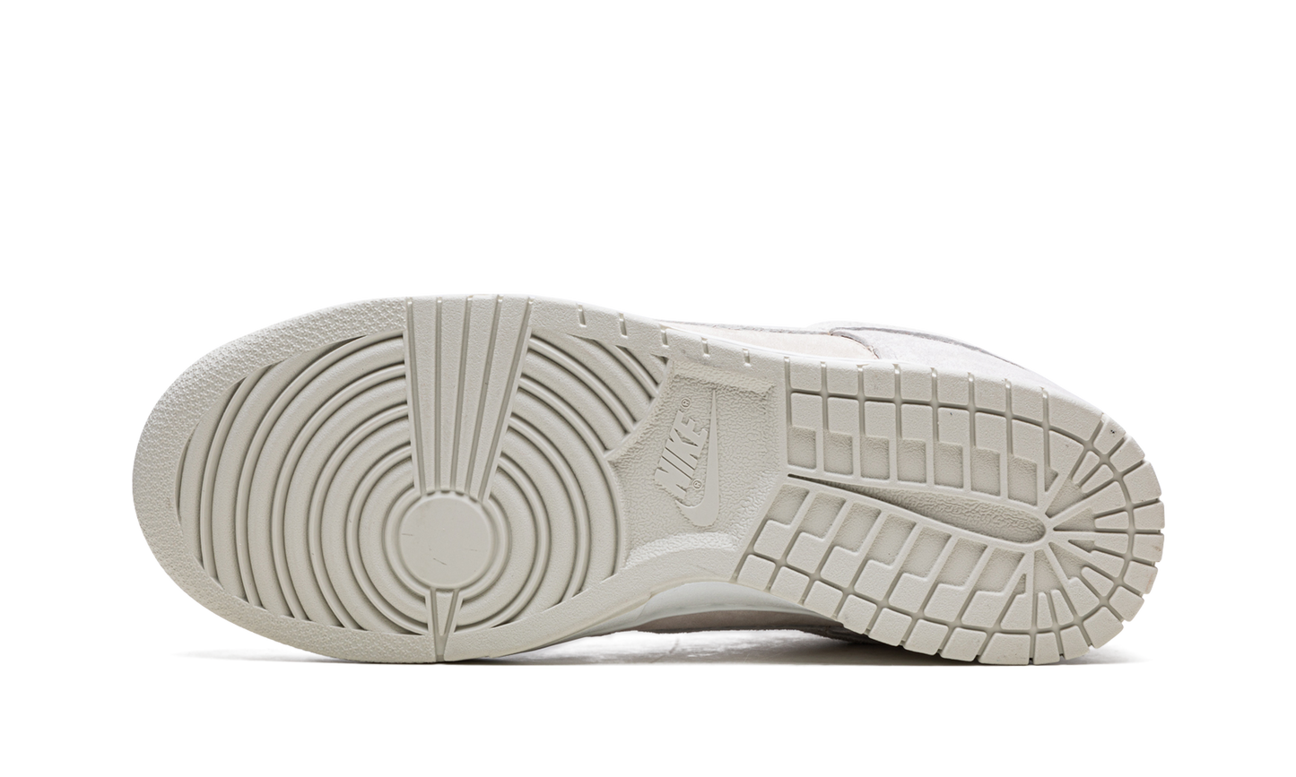 Dunk Low Retro PRM Vast Grey